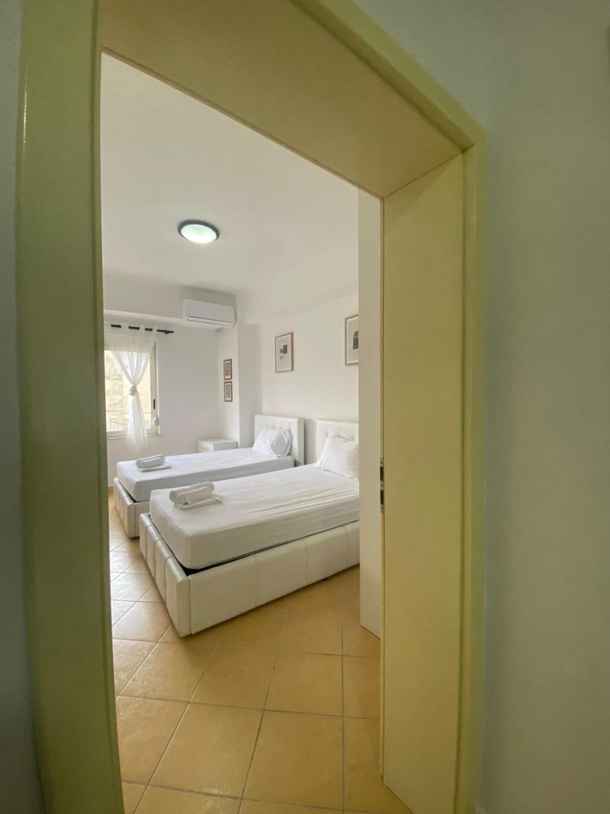 Nicole Apartments Rental Durrës Exteriör bild